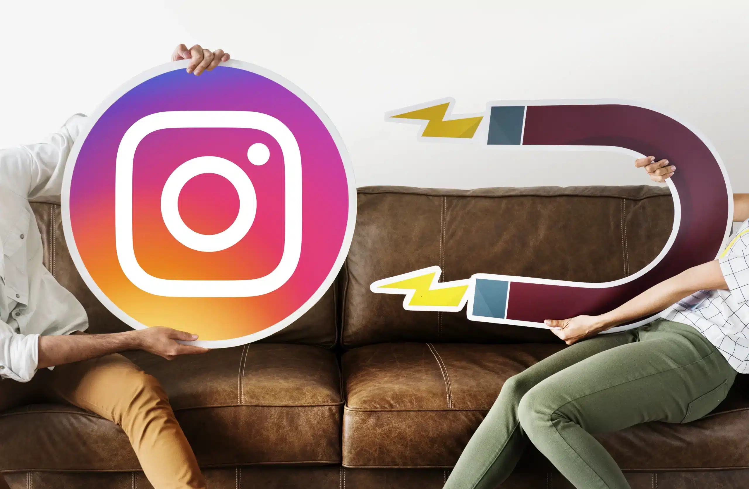 people holding instagram icon scaled e1713561846713